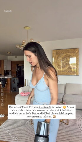 Coupleontour nude photo 8