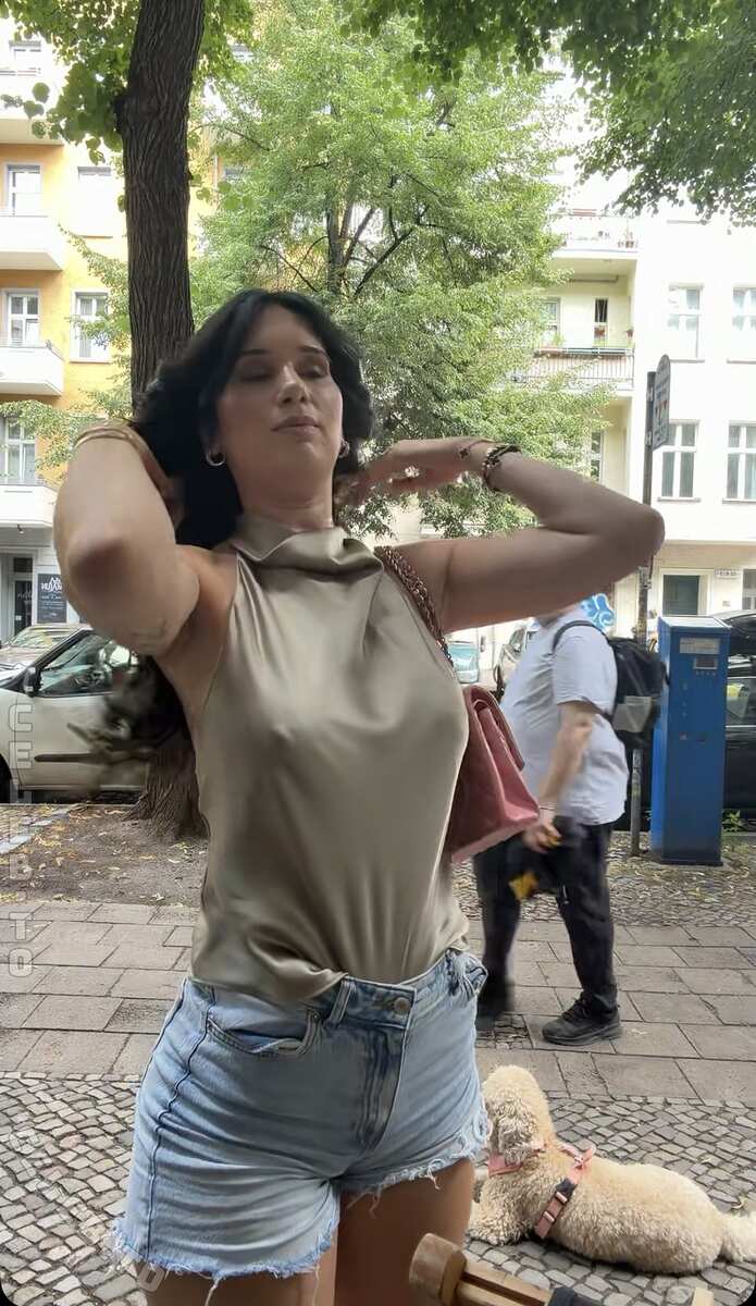 Coupleontour nude photo 3