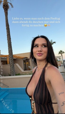 Coupleontour – Latest bikini pic