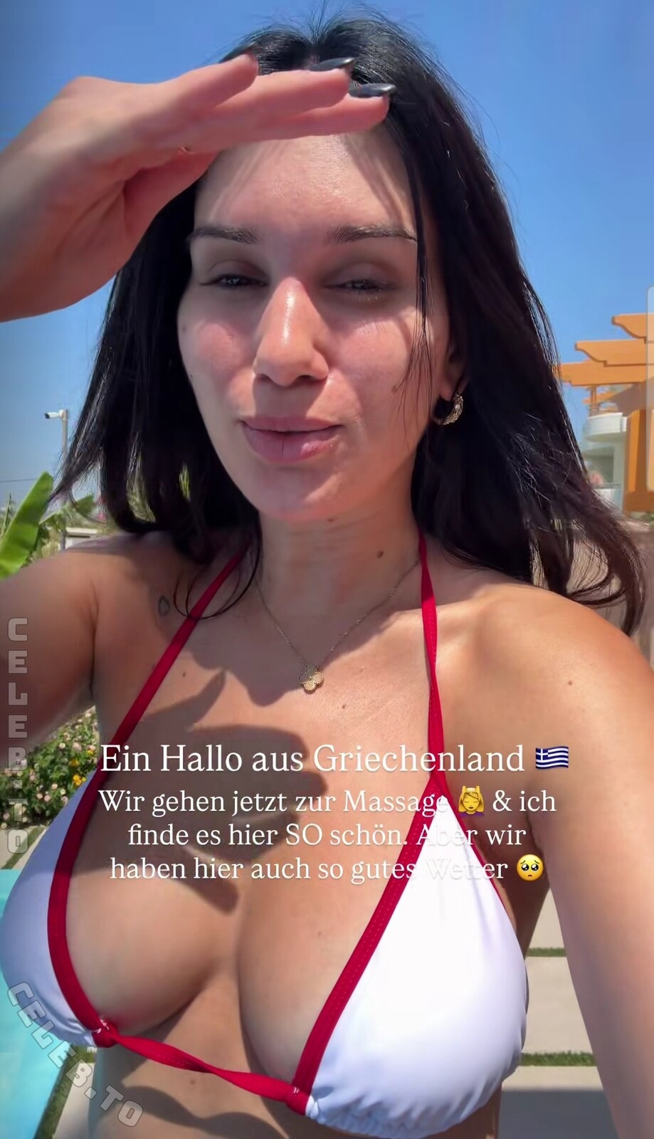 Coupleontour nude photo 10