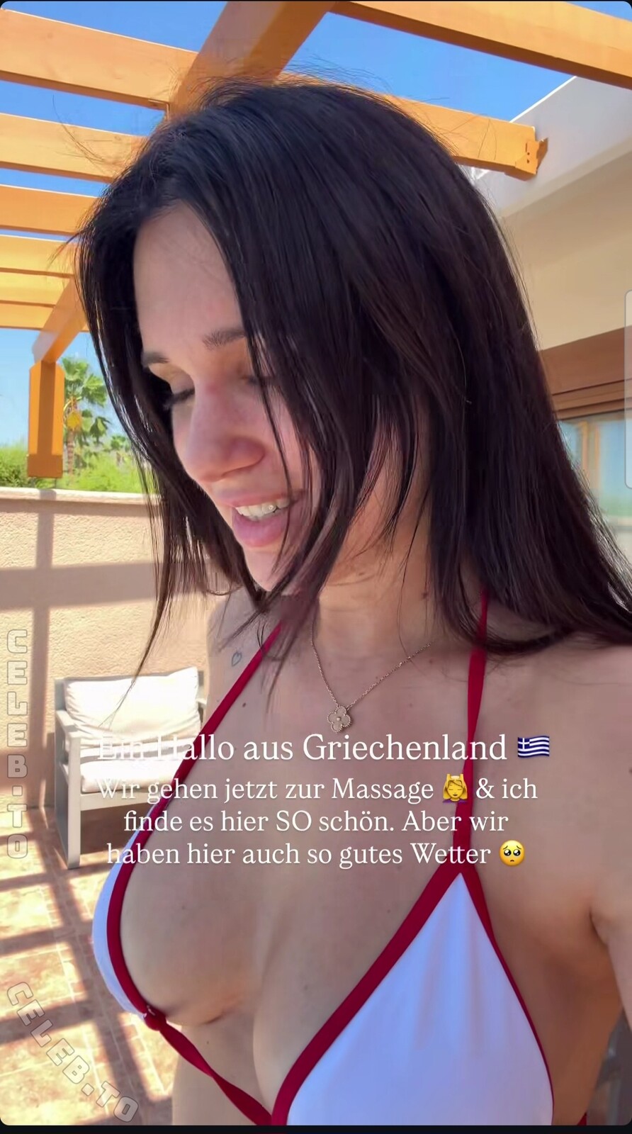 Coupleontour nude photo 12