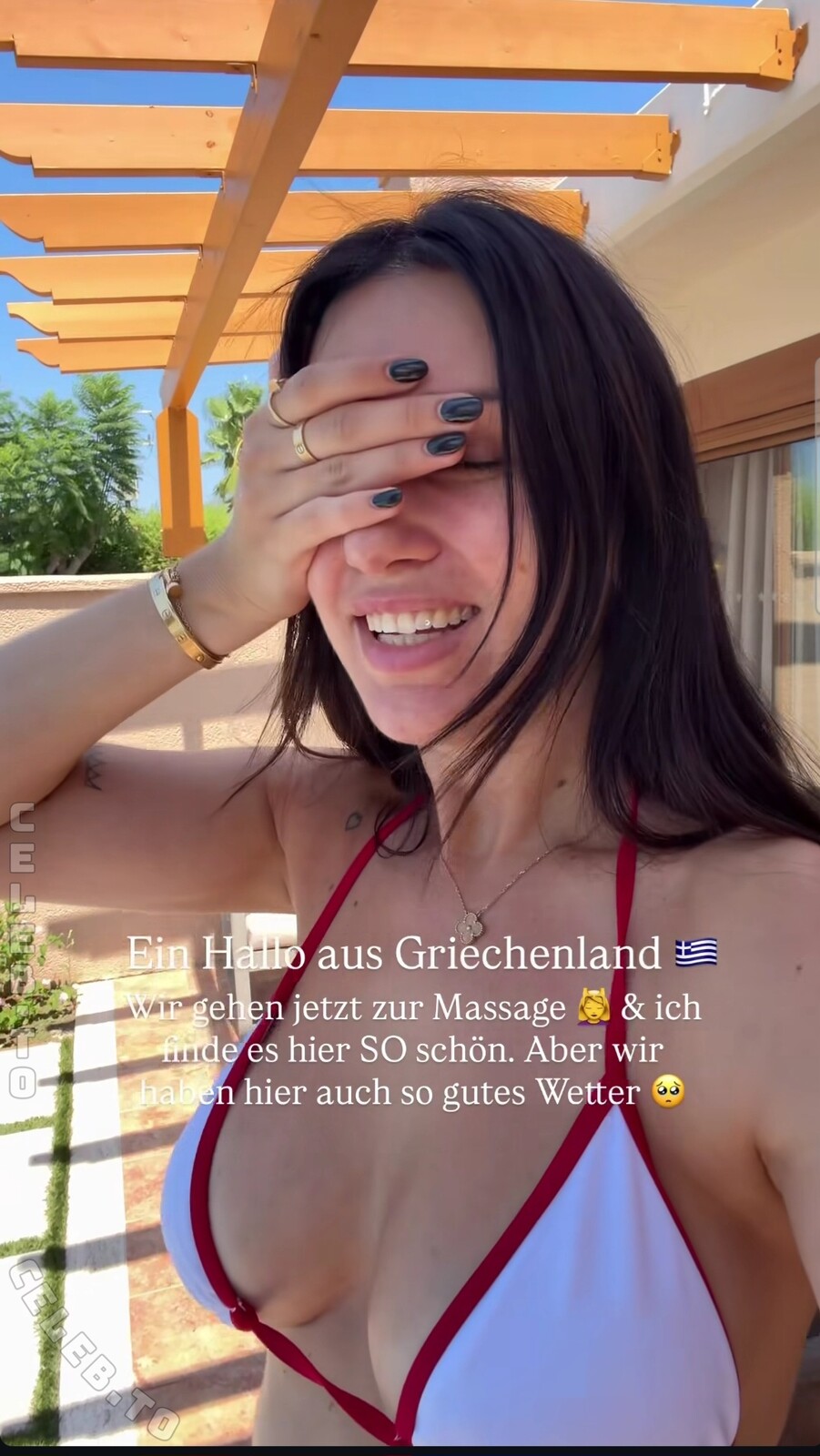 Coupleontour nude photo 13