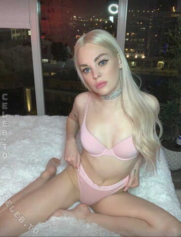 Courtneyysmoke nude photo 20