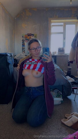Courtneyyyyxox nude photo 2