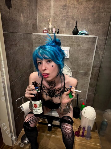 coy emo nude photo 8