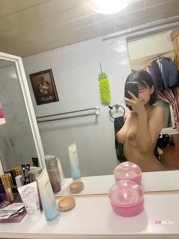 coy5lol7o nude photo 1