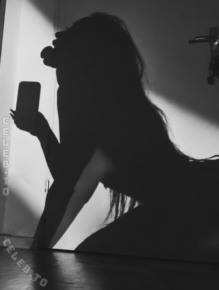 Craengiefourtwenty nude photo 3