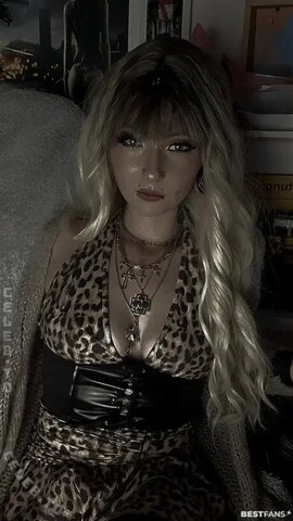 Crazy Badgirl nude photo 5