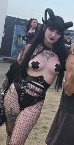Crazy Badgirl photo 3