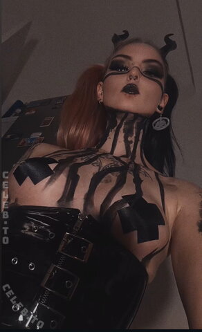 Crazy Badgirl nude photo 23