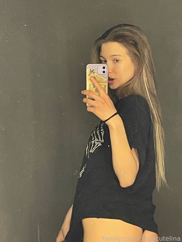crazycutelina nude photo 1