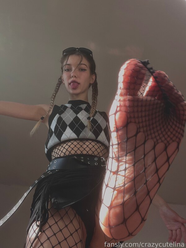 crazycutelina nude photo 14