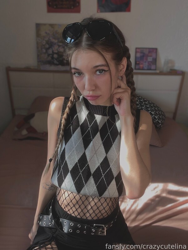 crazycutelina nude photo 17