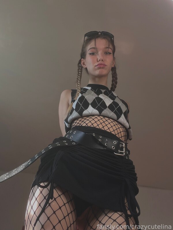 crazycutelina nude photo 28