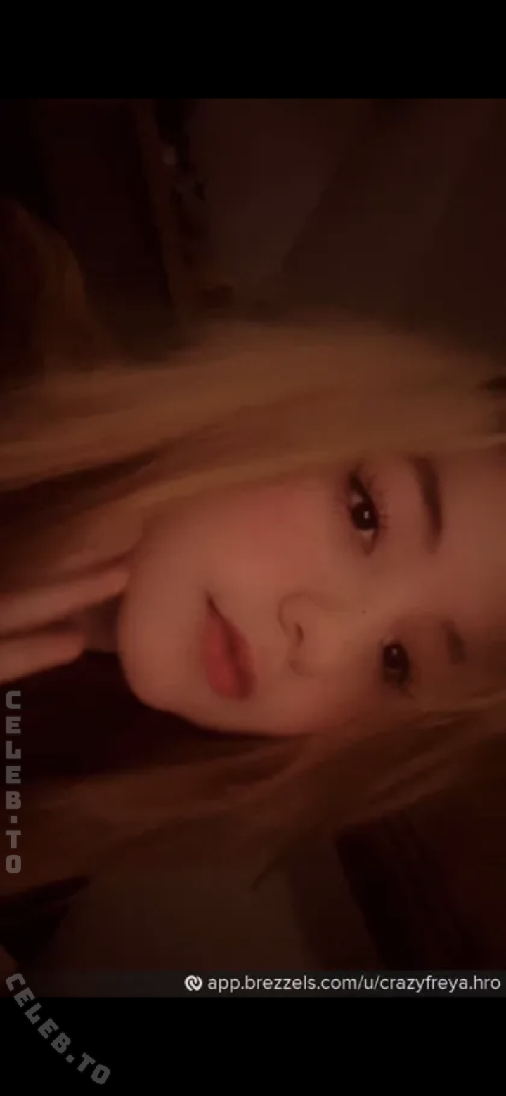 Crazyfreya nude photo 2