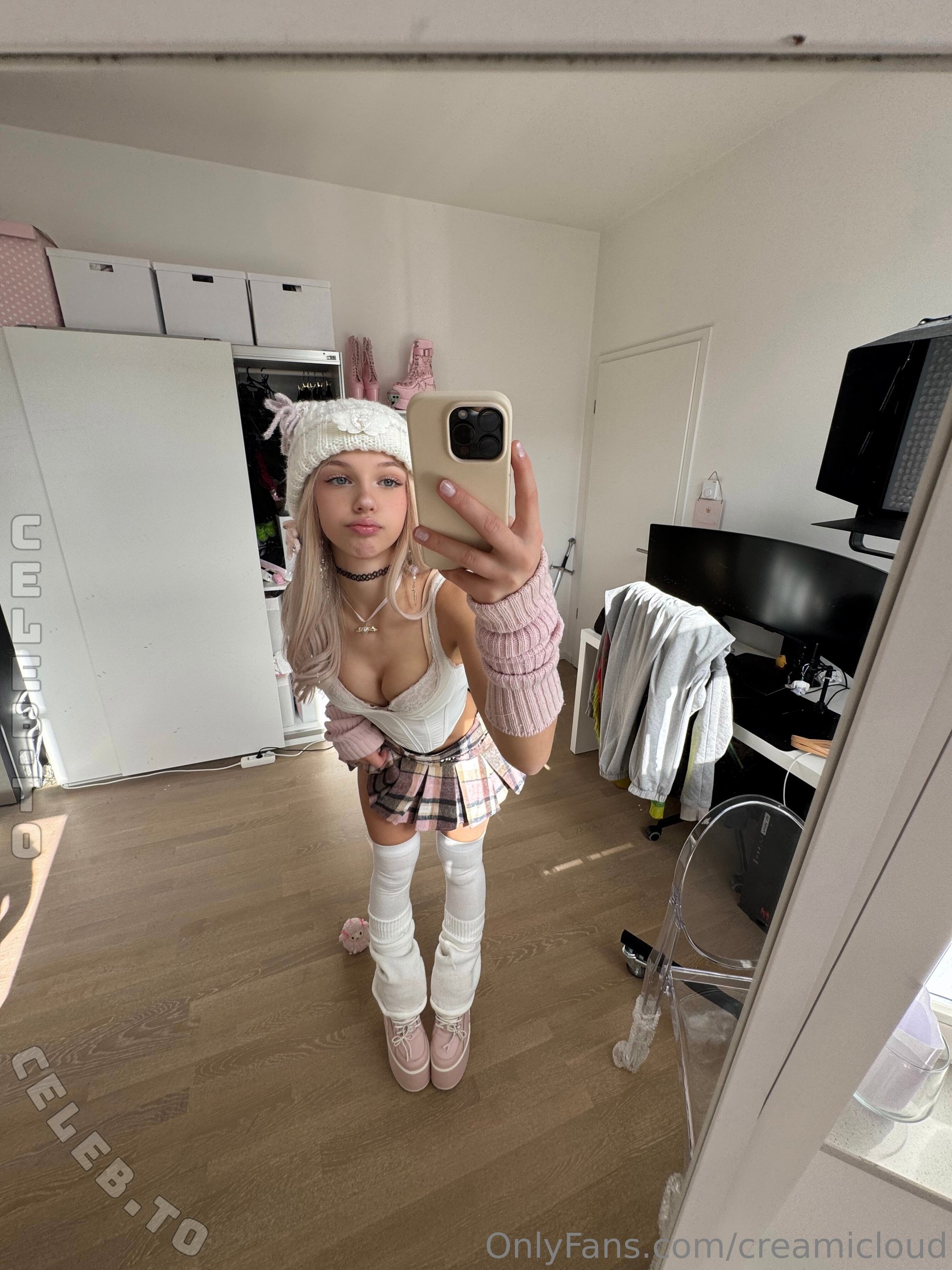 creamicloud nude photo 1