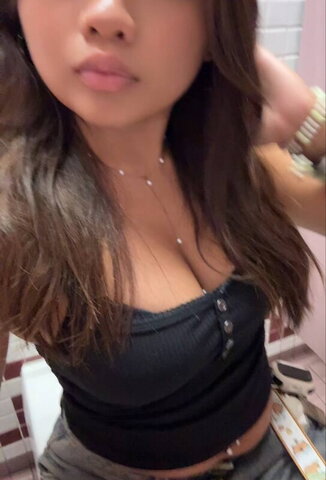 creamyaimii nude photo 10
