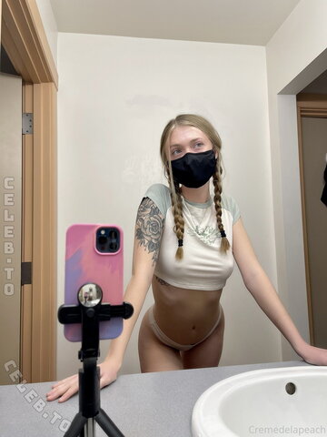 Cremedelapeach nude photo 97