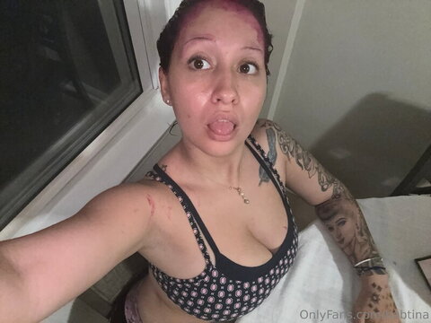 Crissi nude photo 1