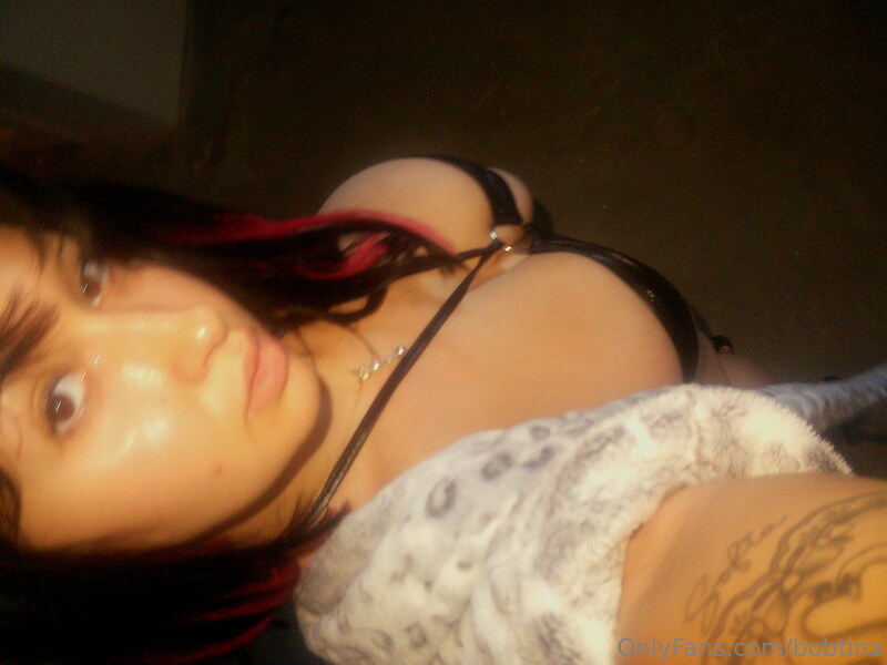 Crissi nude photo 9