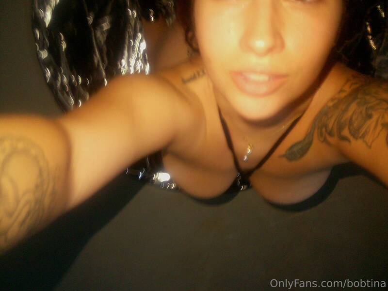 Crissi nude photo 18
