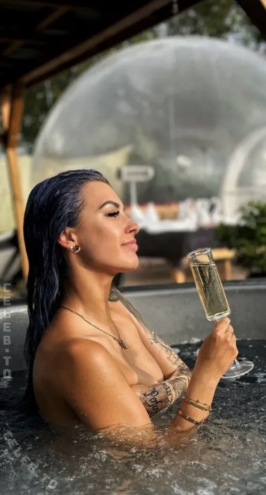 crx_lady nude photo 1