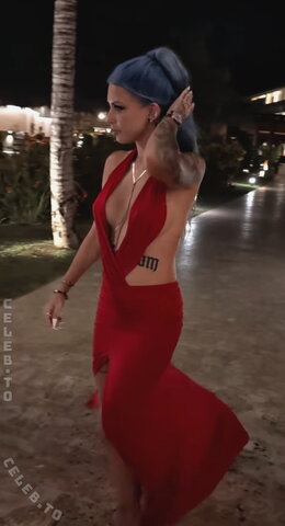 crx_lady – Sexy in Red