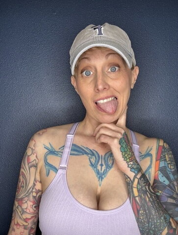 Crystal Surge nude photo 1