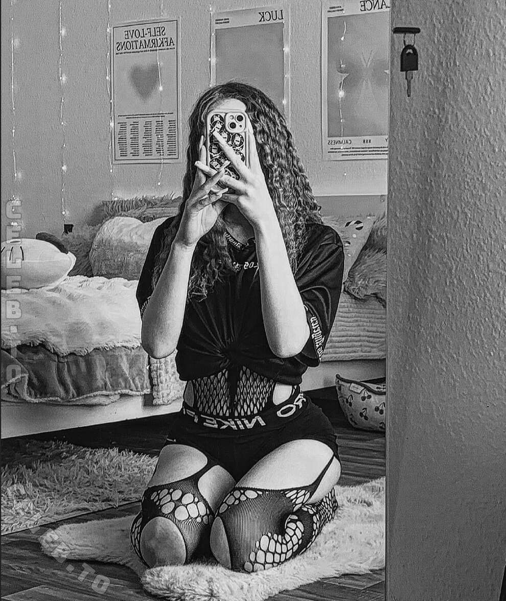 crystalmarykitty nude photo 9