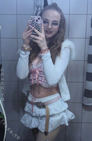 crystalmarykitty nude photo 67