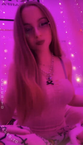 crystalmarykitty nude photo 4