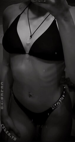 crystalmarykitty nude photo 6