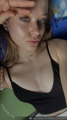 cryxsarah.gbc – 22 years - 2003 She has newly started with pretzels