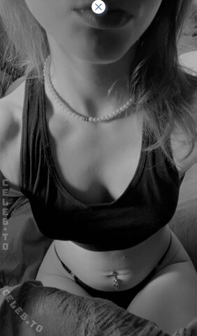 cryxsarah.gbc nude photo 2