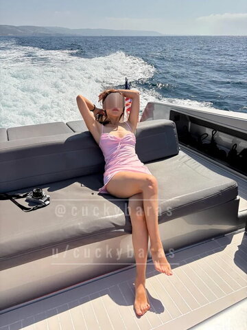cuckybaras nude photo 4