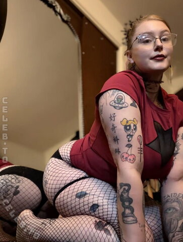 Curiouscorrine3 – 34 USA pictures from Instagram