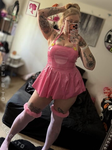 Curiouscorrine3 nude photo 3