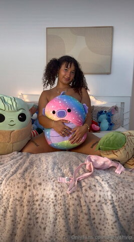 Curlybeanraver nude photo 24