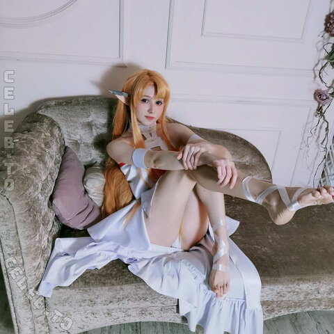 Cute Foxy Feet nude photo 27