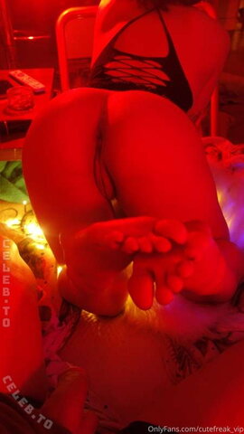 Cute freak nude photo 6