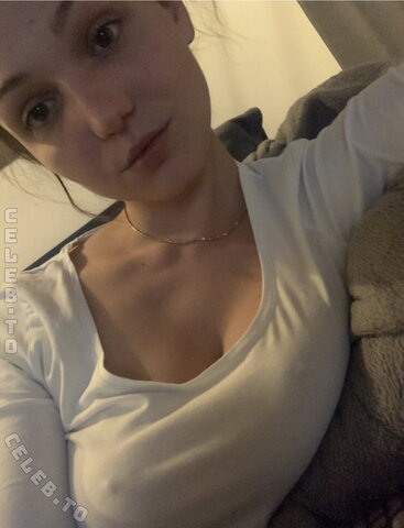 cutebella nude photo 20
