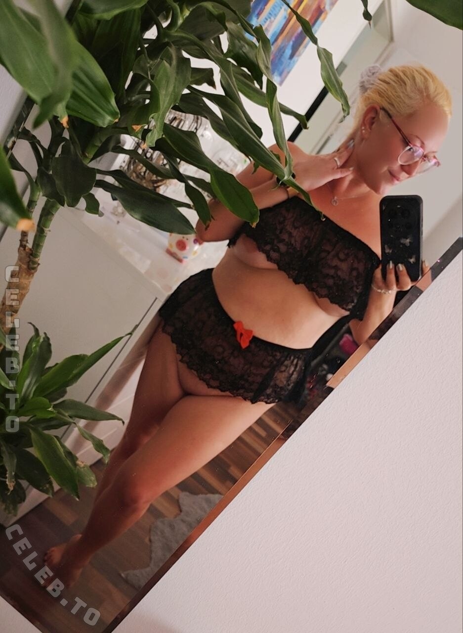 Cutecoco95 nude photo 11