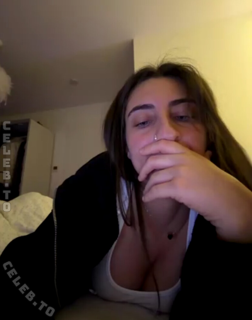 CuteJuliaa nude photo 2