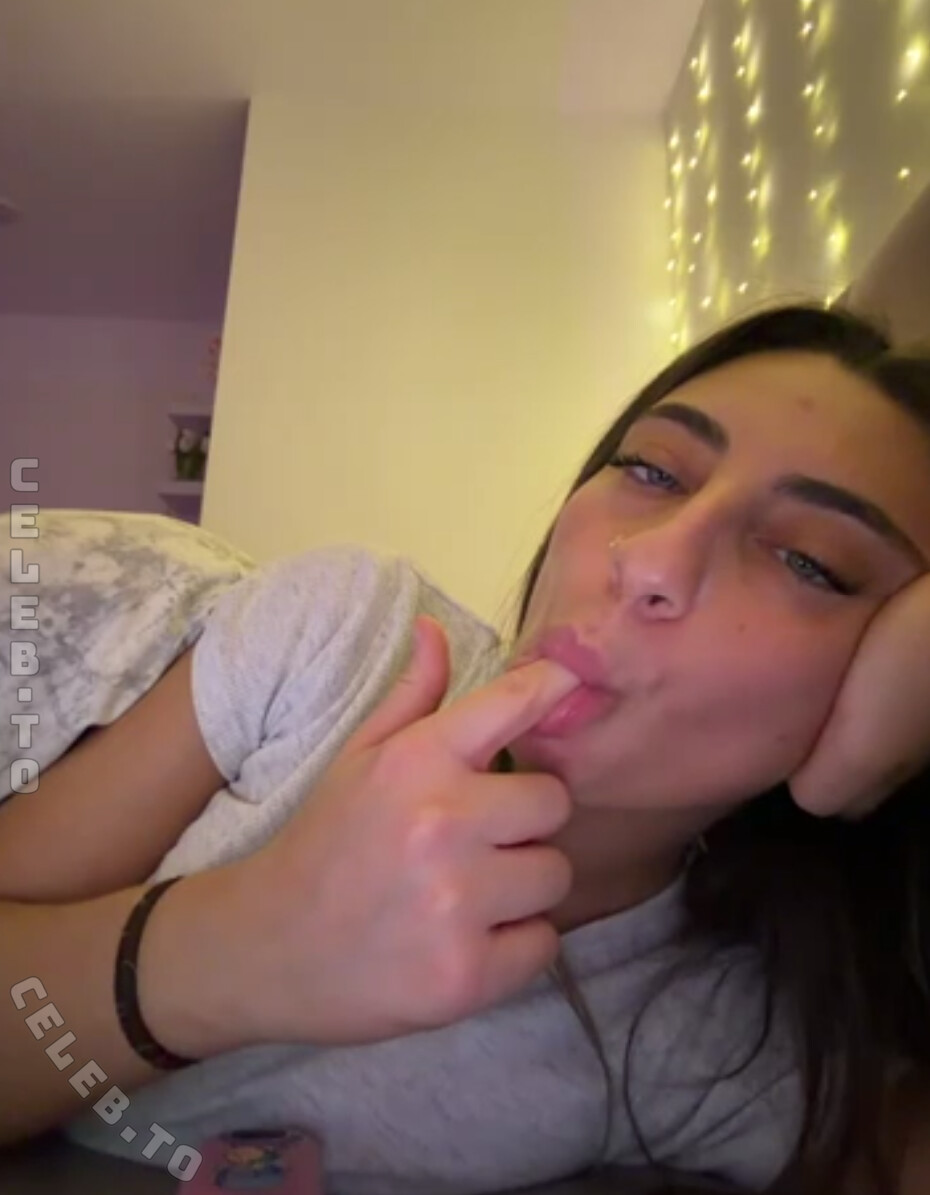 CuteJuliaa nude photo 3