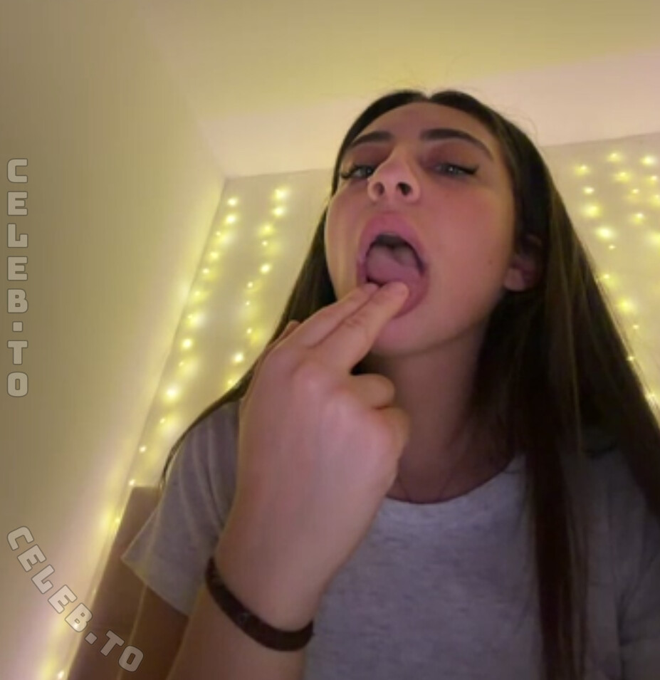 CuteJuliaa nude photo 2