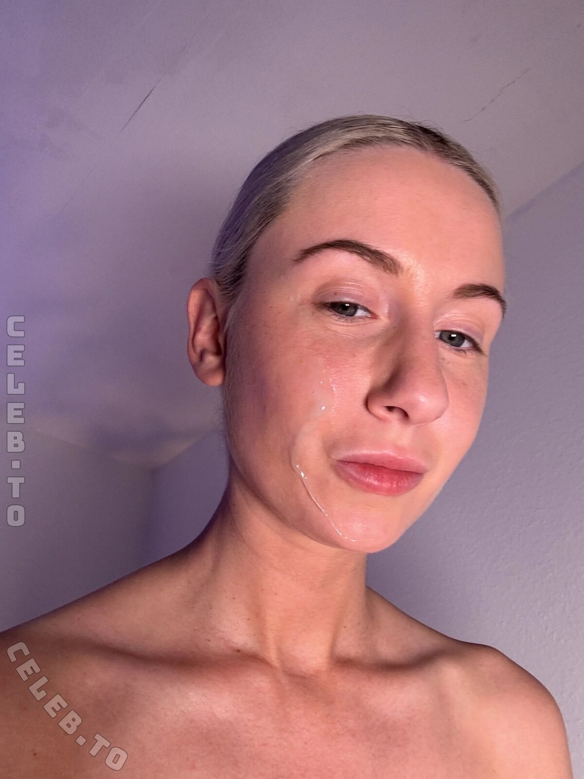 Cutie Emy nude photo 8