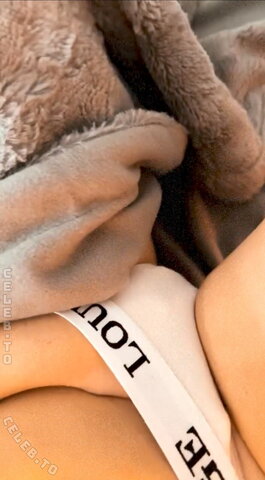 cutieemilia nude photo 8