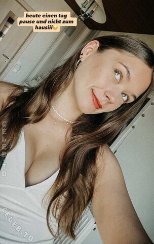 CuzImSara – Instagram story from 12.08.2026