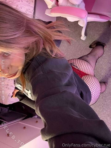 Cyber.rue nude photo 31