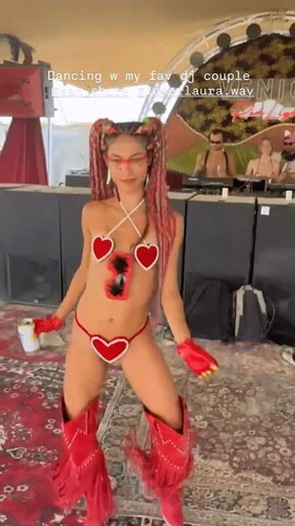 Cynthia Senek nude photo 2